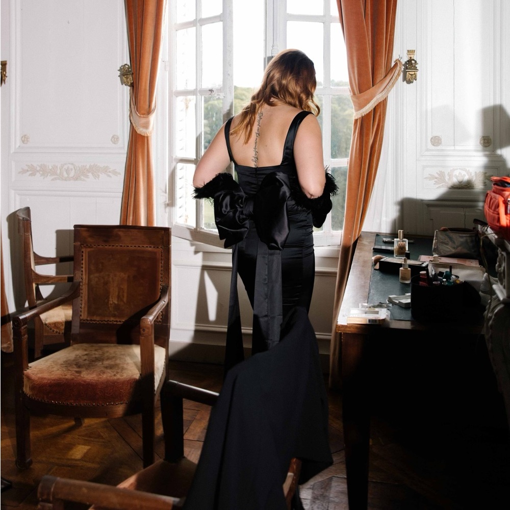 Angelina Oversized Bow Gown- Moda Glam